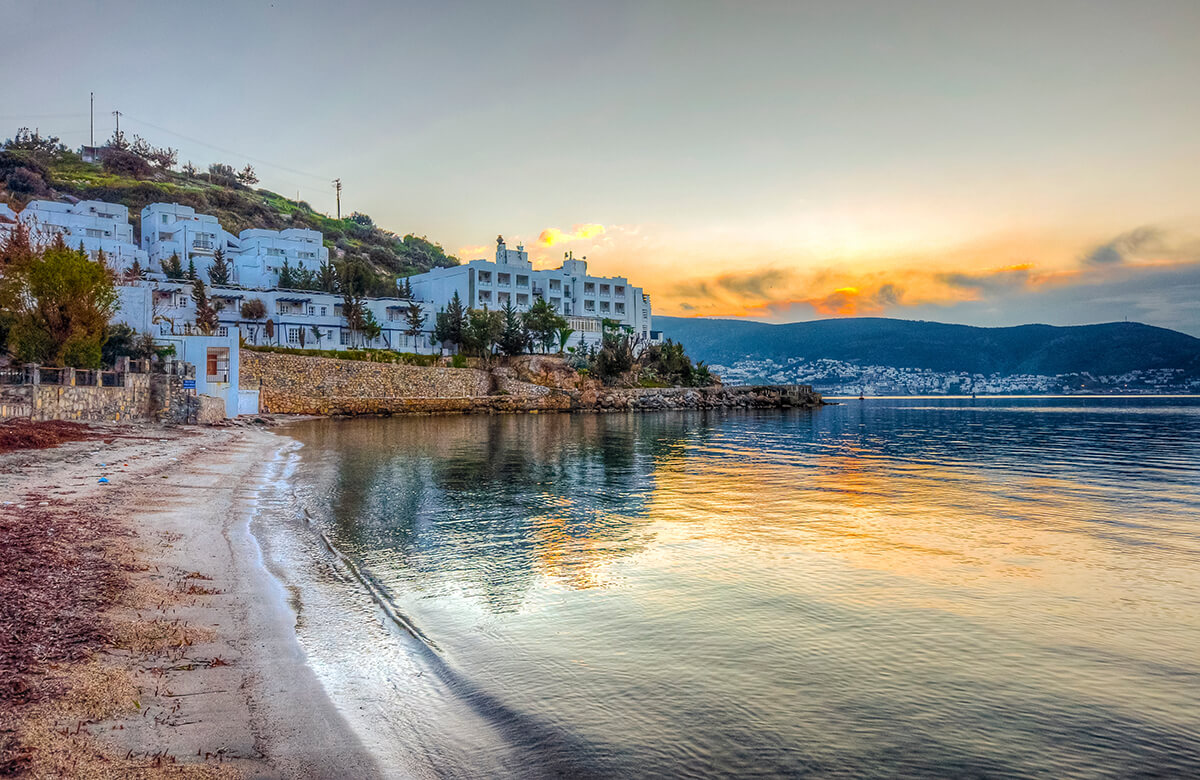 Bodrum’un en güzel koylarından birisi de Bardakçı Koyu.