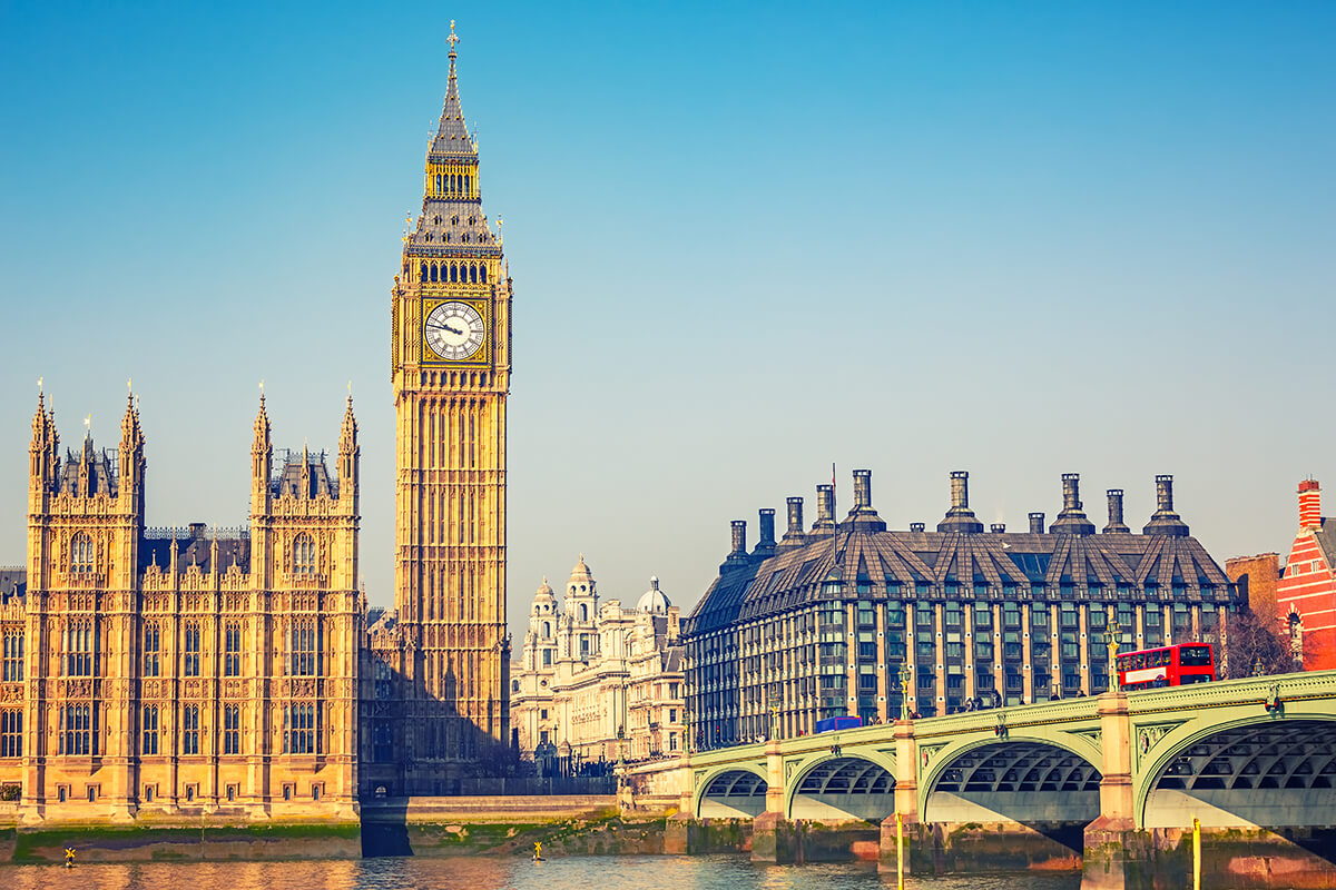 Elizabeth Kulesi yani bilinen diğer adıyla Big Ben, Londra’nın ikonu olan bir yapı.