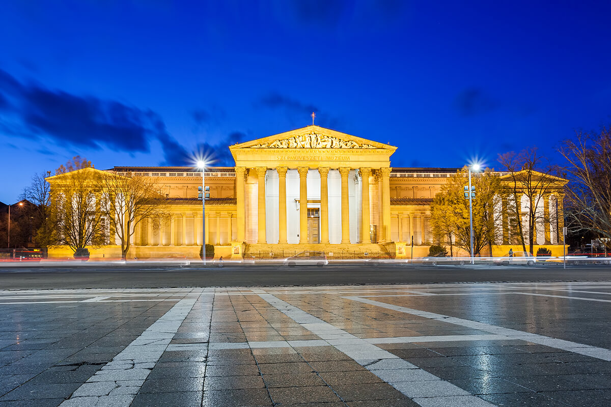 Dünyanın en özel koleksiyonlarına ev sahipliği yapan müzelerden birisi de Londra’da yer alan British Museum.