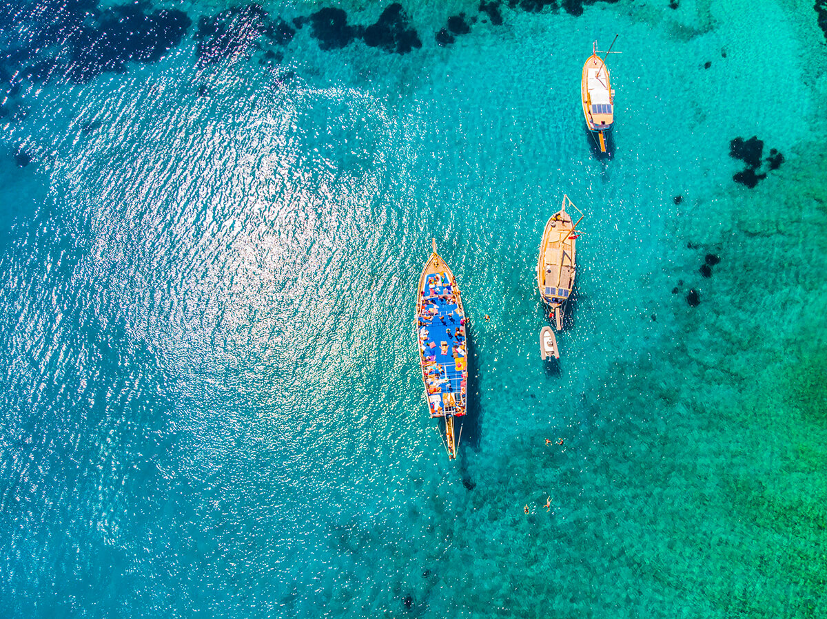 Kadıkalesi Plajı, Bodrum’un Peksimet Mahallesi’ne bağlı bir halk plajı.