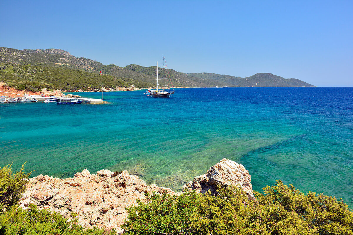 Bodrum’un en güzel koyunu sorarsanız, oyumuzu Kargıcak Koyu’ndan yana kullanırız.