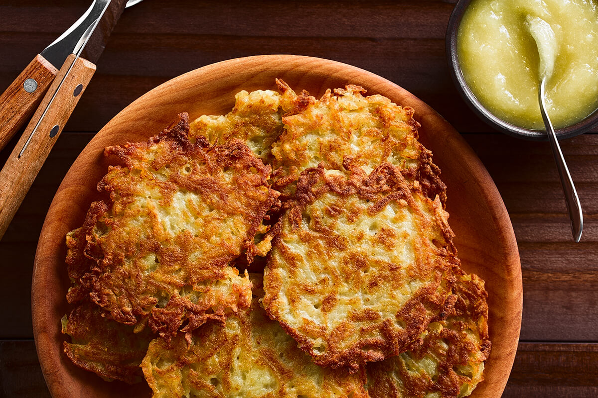 Mücver seviyorsanız Almanların mücveri diyebileceğimiz kartoffelpuffer yemeğine de bayılacaksınız.