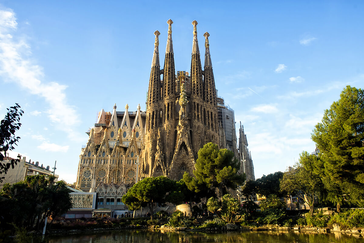 La Sagrada Familia, Barselona’nın mimari yapısını belirleyen ünlü mimar Gaudi’nin eseri.