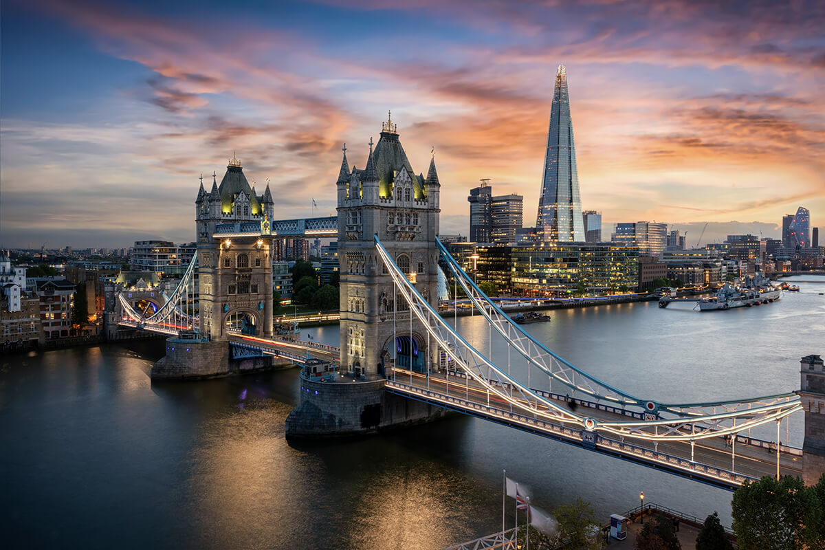 Londra denilince gözümüzde Big Ben, kırmızı otobüs ve telefon kulübelerini canlandırıyorsak mutlaka bu tablonun içinde Londra Köprüsü de vardır.