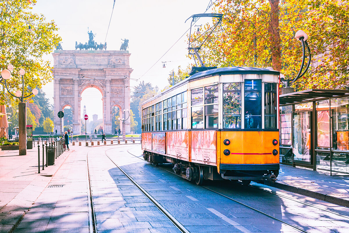 Her ne kadar Milano modanın ve alışverişin şehri olarak bilinse de tarihî atmosferi ve zarif ruhu romantik bir tatil için harika bir ortama sahip.