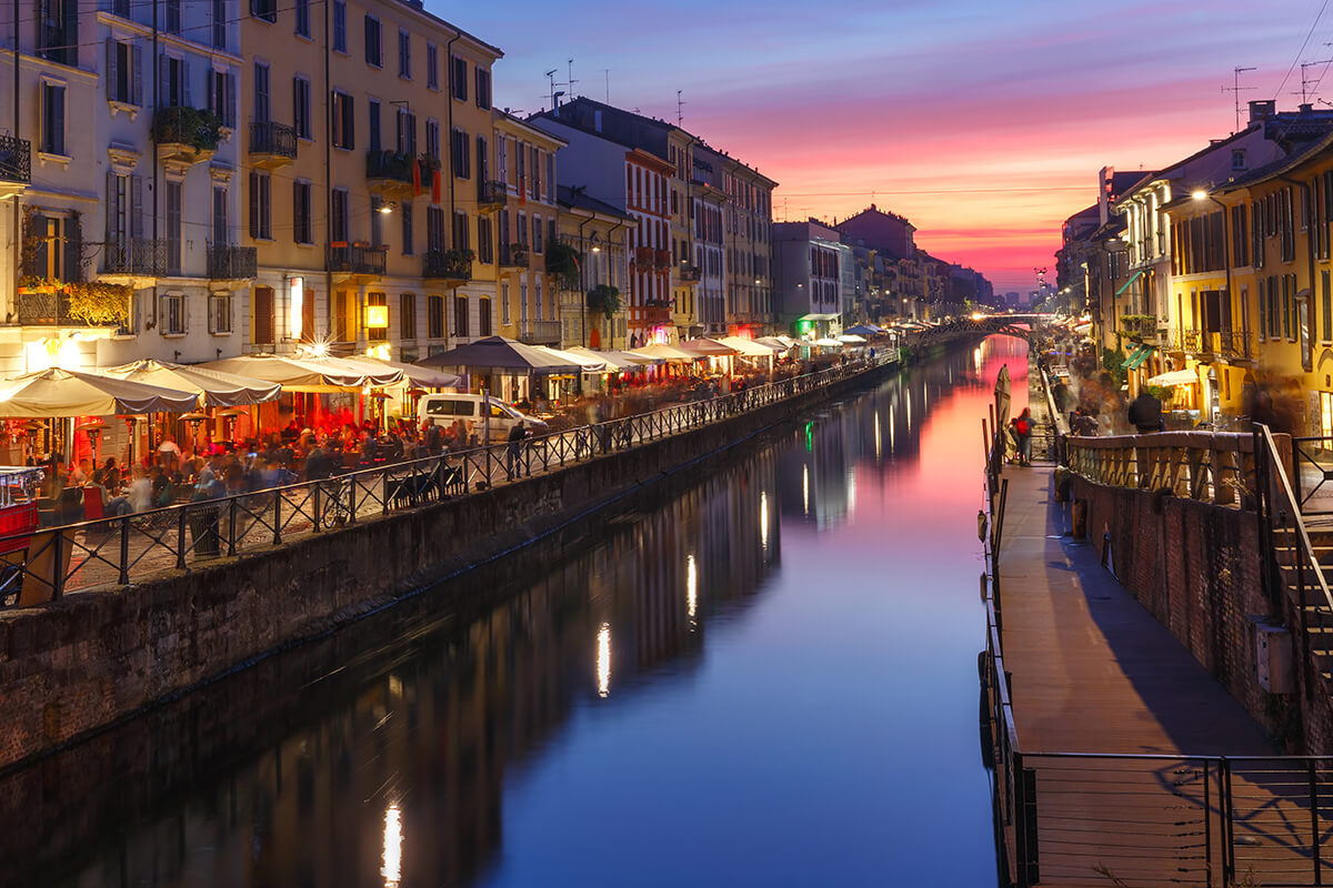 Eminiz, bir Milano araştırmasında ilk karşınıza çıkacak fotoğraflardan biri Navigli manzarası olacak.