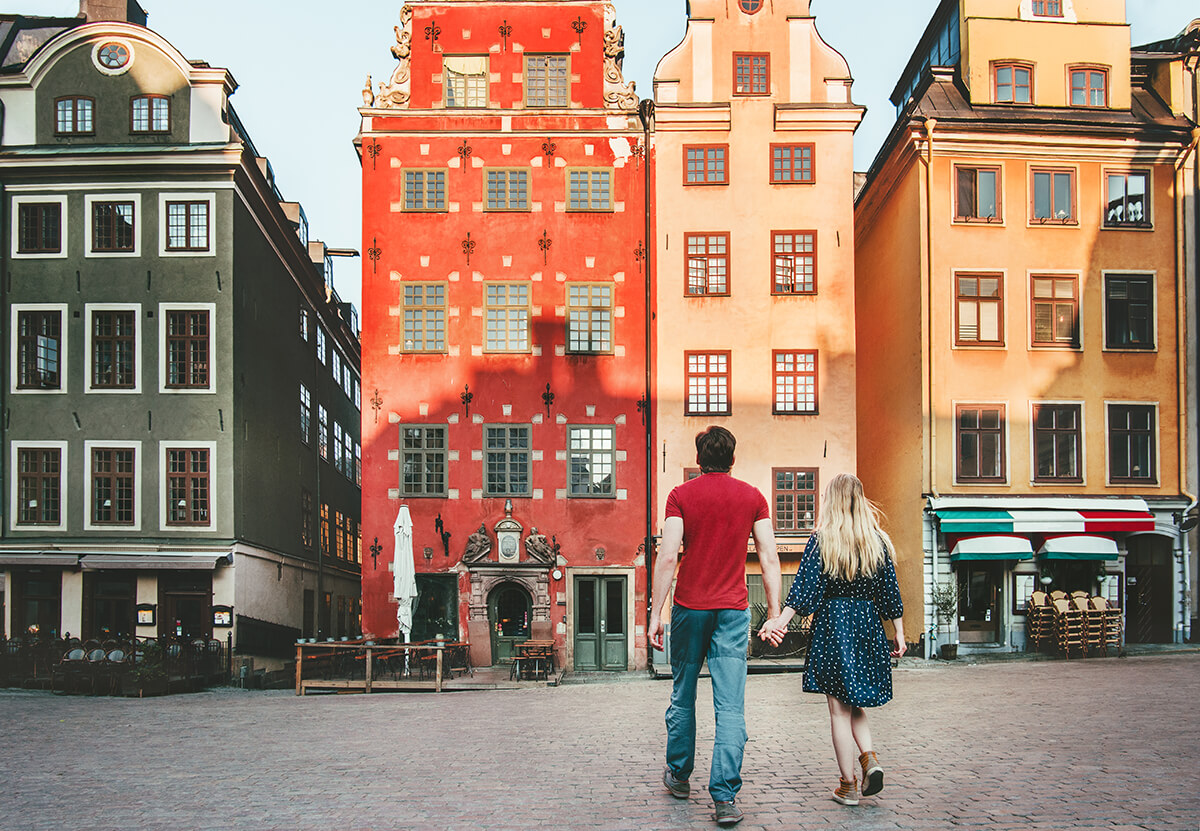 Romantik bir tatil için Roma ve Paris gibi sıcak ve klasik şehirler dışında bir yer arayanlar için İskandinav Yarımadası’nın en keyifli şehirlerinden Stockholm harika bir alternatif.