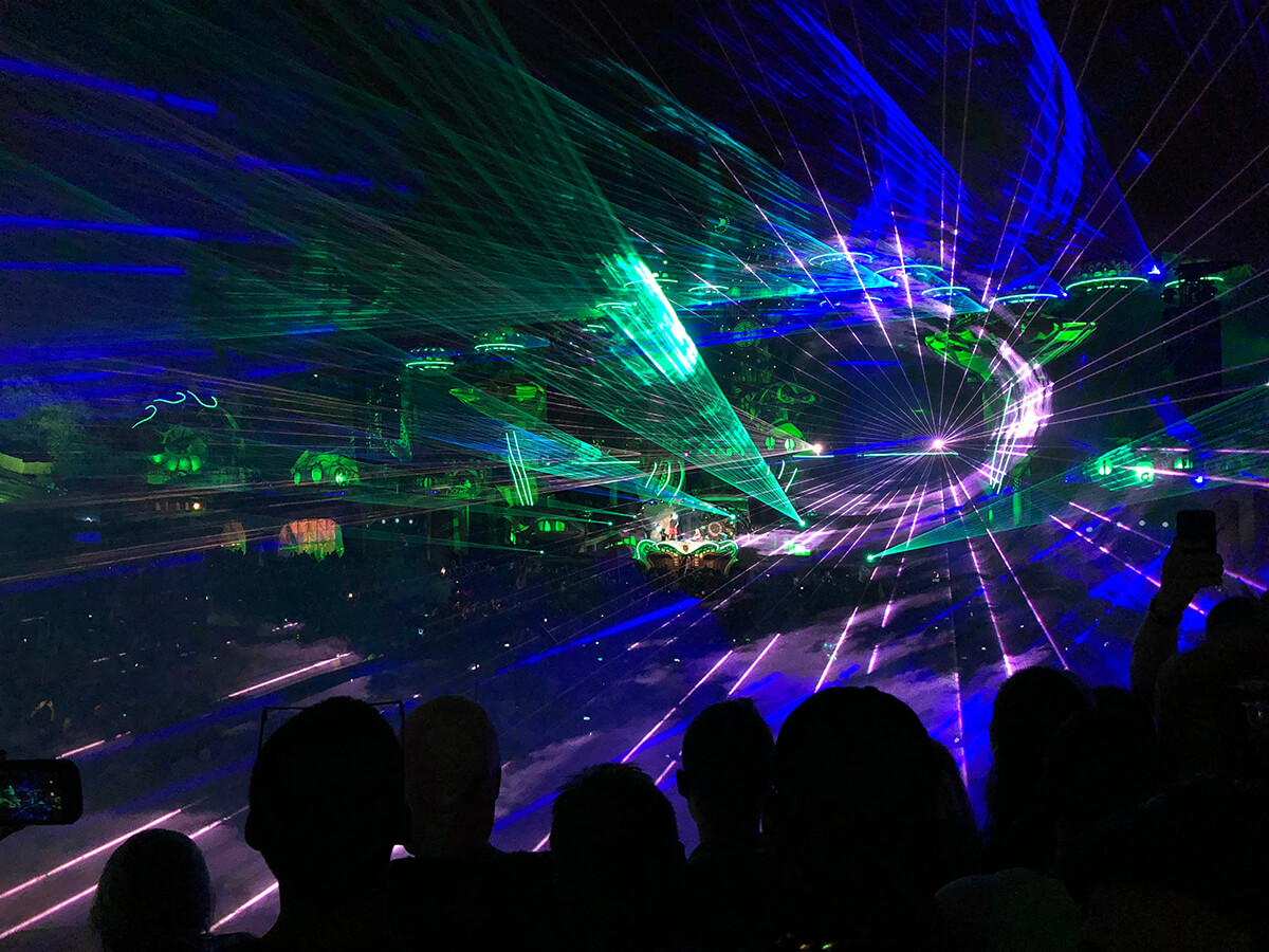 Ve sizi dünyanın en büyük elektronik müzik festivali ile tanıştıralım. Tomorrowland, her sene temmuz ayında 3 gün olarak düzenleniyor.