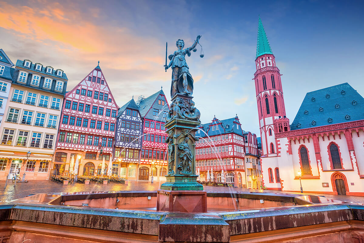 Frankfurt Römerberg Meydanı