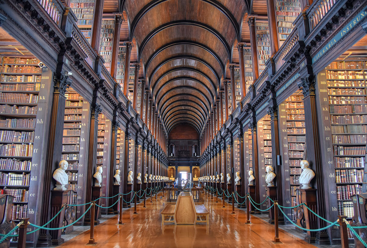 Trinity College Kütüphanesi İrlanda