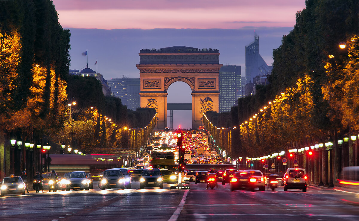 Paris Şanzelize Caddesi