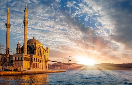 Gök Kubbenin Altında Yükselen Minareler: Türkiye’nin En Güzel 10 Camisi